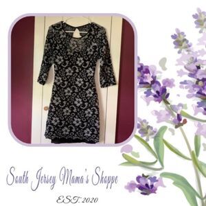 Emerald Sundae Dress Size L (Junior) Black And Silver Flowers Backless